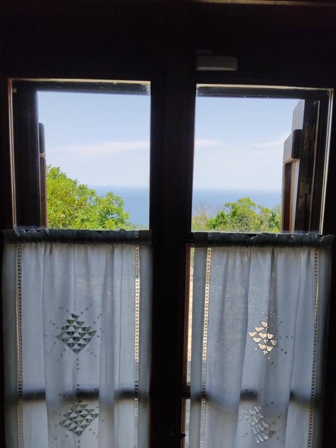 فيلا Cozy Blue Stone House With A Great Sea View. تساغارادا المظهر الخارجي الصورة